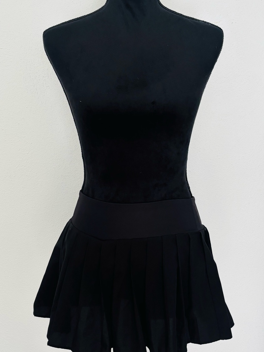 Classic Black Pleated Mini Skirt